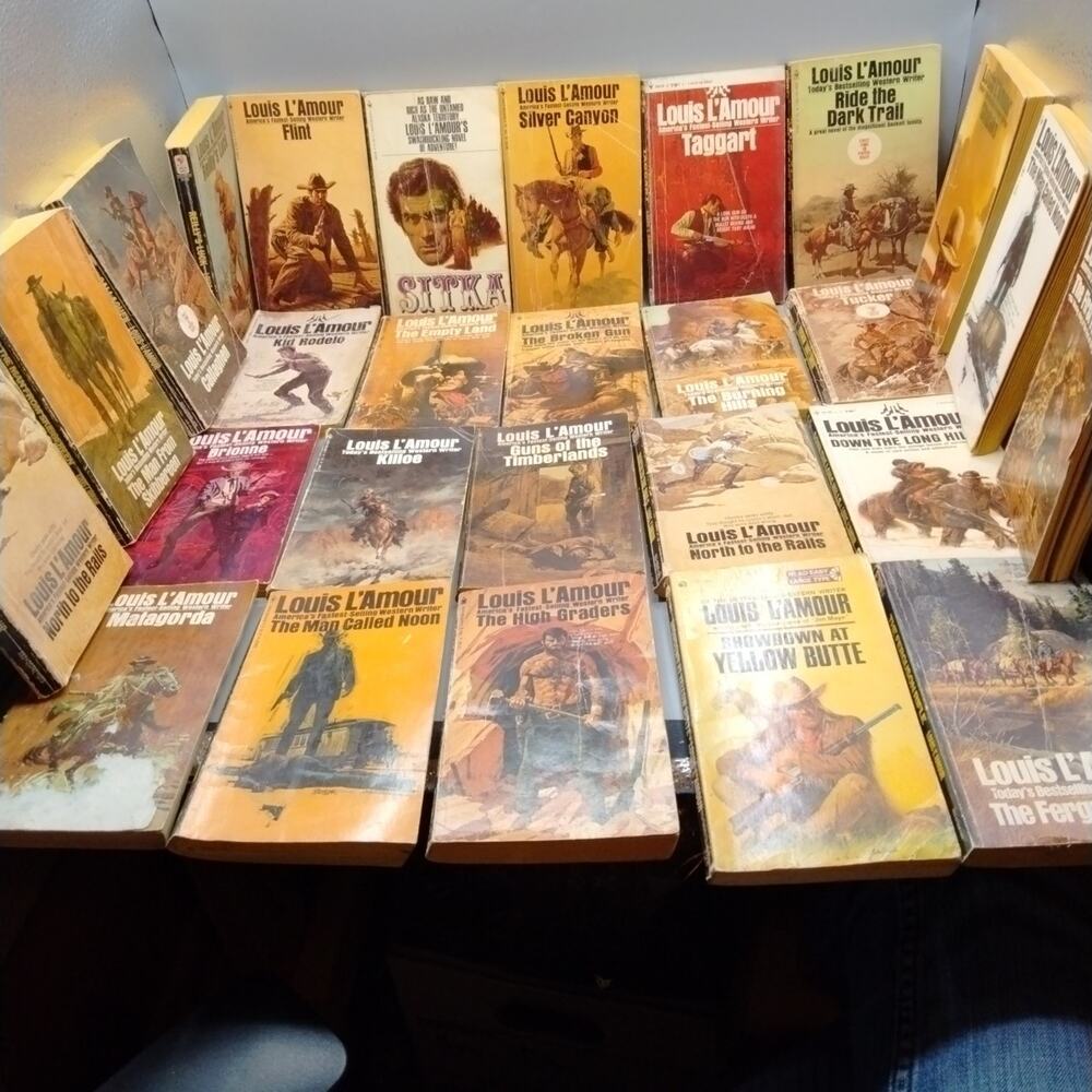 Louis L'AMOUR Western Novels Paperback Books - Lot of 27 (3)
